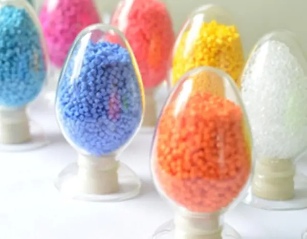 Quale materiale è adatto per l'incapsulamento del TPE con l'ABS? Quali fattori dovrebbero essere considerati?