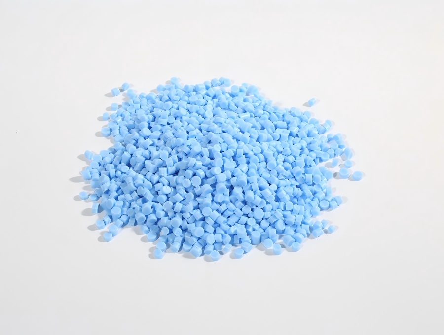 La superficie dei prodotti in materiale TPE stampato ad iniezione diventa bianca: il problema è nello stampo o nella materia prima?